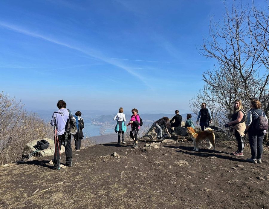 Nőnapi kirándulás a Pilisbe – Prédikálószék, Pilis – nordic walking túra