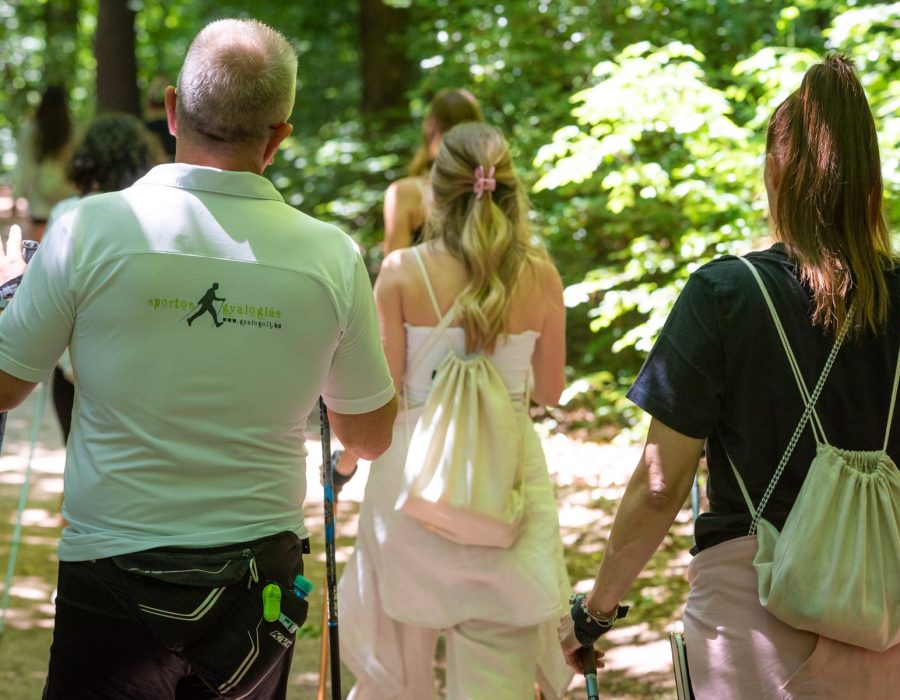 Nordic walking a Gyalogolj.hu csapatával